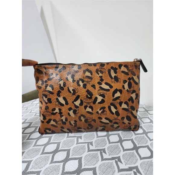 Authentic MCM Leopard Printed Visetos Clutch Brown/Black - Picture 1 of 16